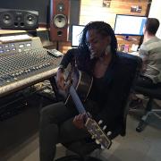 Optimistic studio session jowana guitare