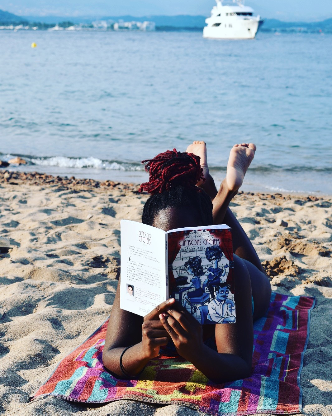 La plage, Cannes ... une chanteuse et ses chansons ...