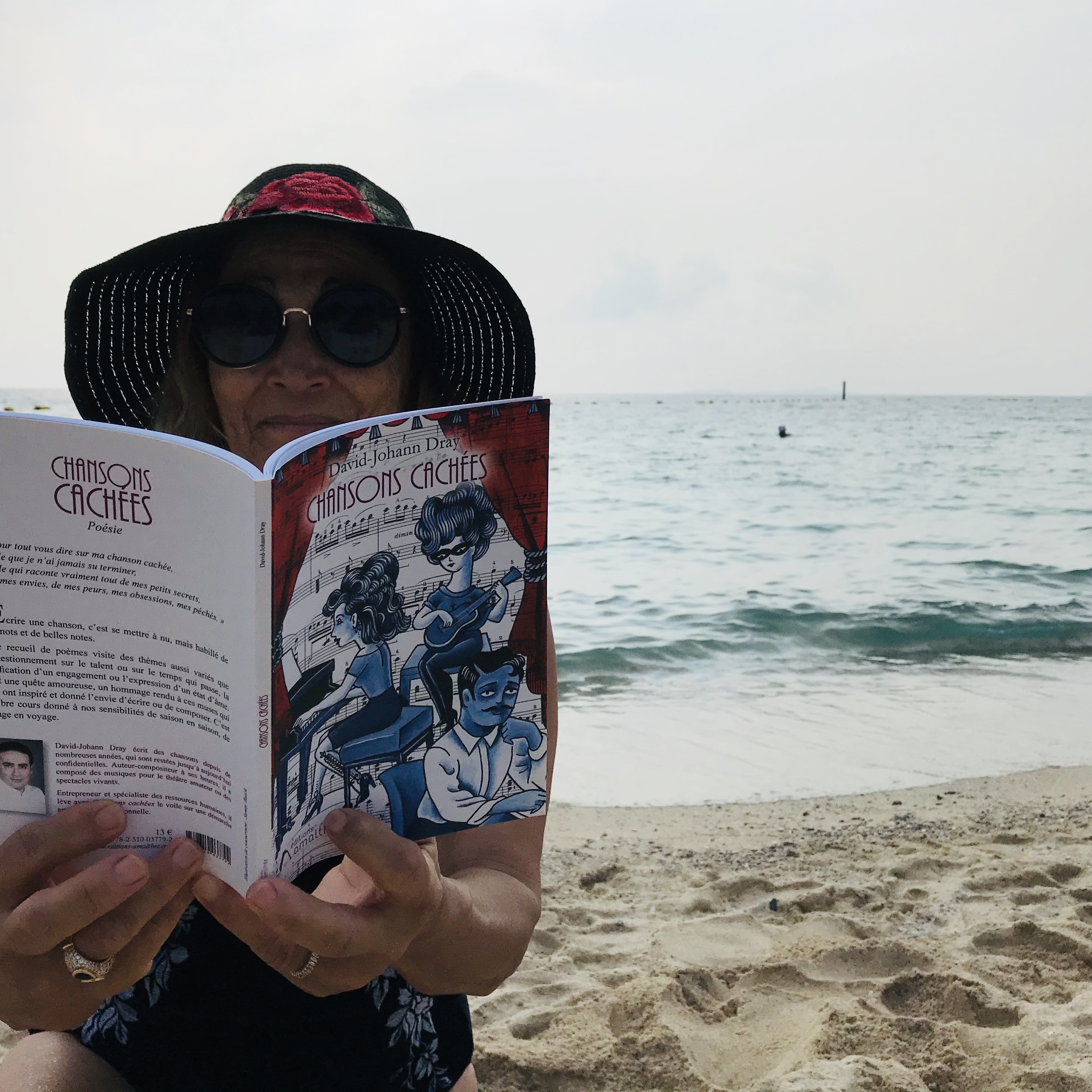 Lecture à Samae Beach - Koh Larn - Pattaya